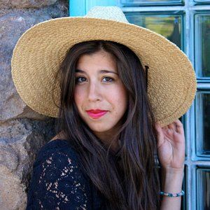 Meet your Posher, Mia